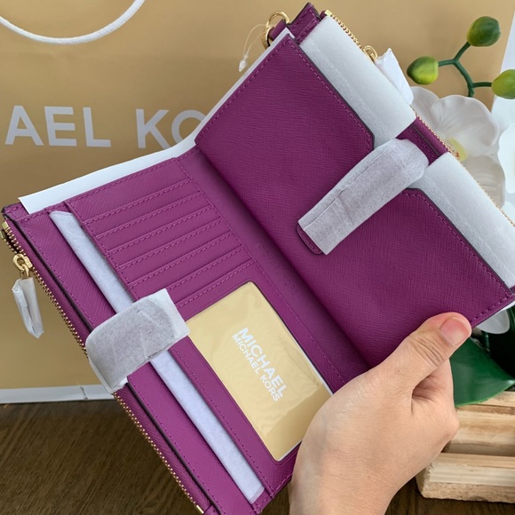 Michael Kors Double Zip Wristlet - Picture 5 of 6